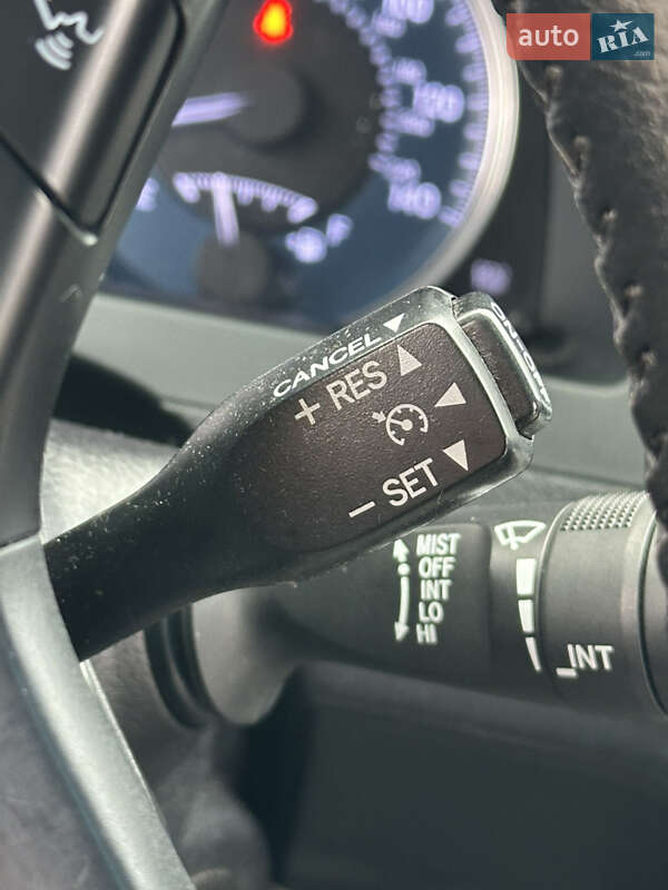 Седан Toyota Camry 2016 в Киеве