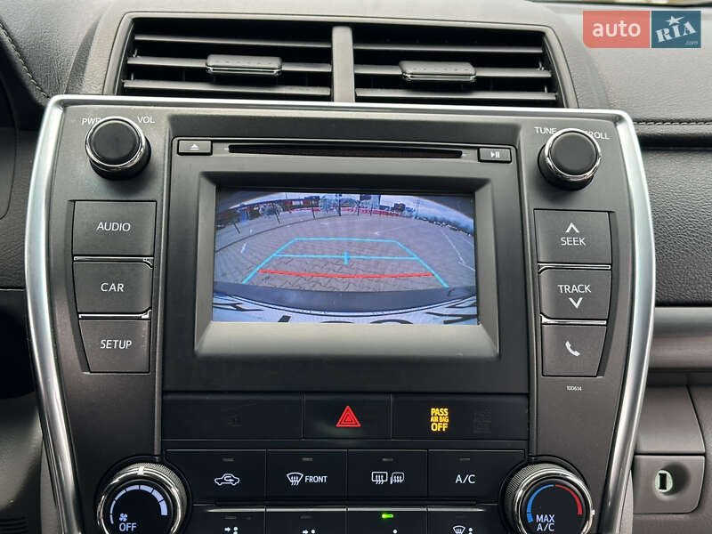 Седан Toyota Camry 2016 в Киеве