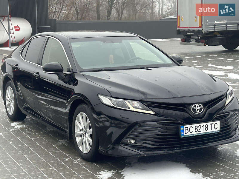 Седан Toyota Camry 2019 в Львові фото Седан Toyota Camry 2019 в Львові