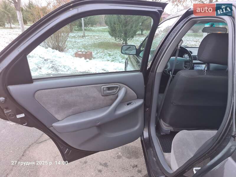 Седан Toyota Camry 2000 в Києві