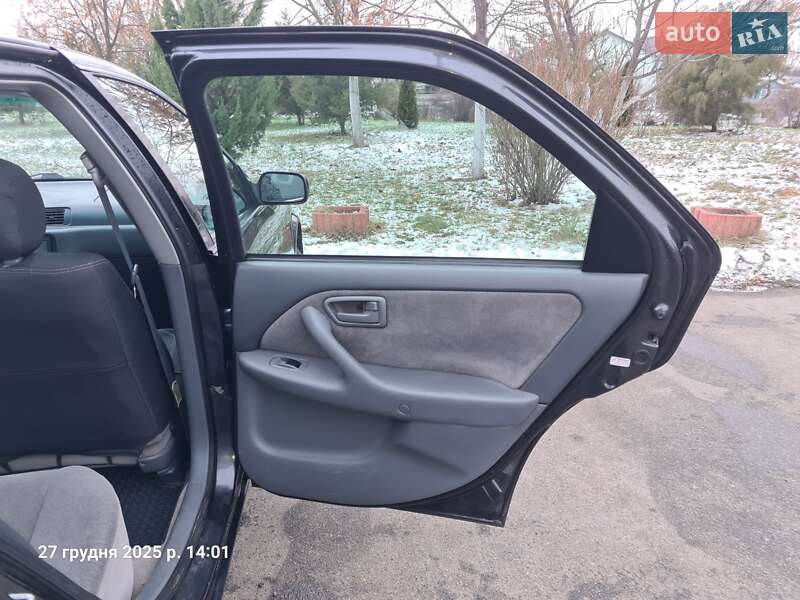 Седан Toyota Camry 2000 в Києві