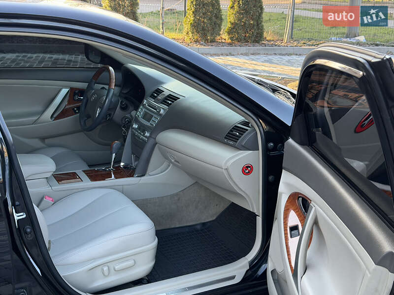 Седан Toyota Camry 2008 в Харкові