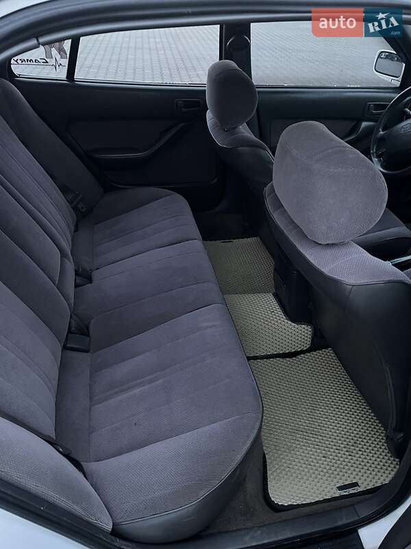 Седан Toyota Camry 1993 в Ізмаїлі