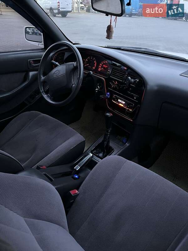 Седан Toyota Camry 1993 в Ізмаїлі