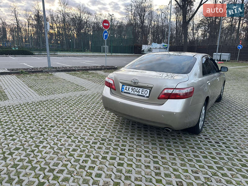 Седан Toyota Camry 2008 в Харькове