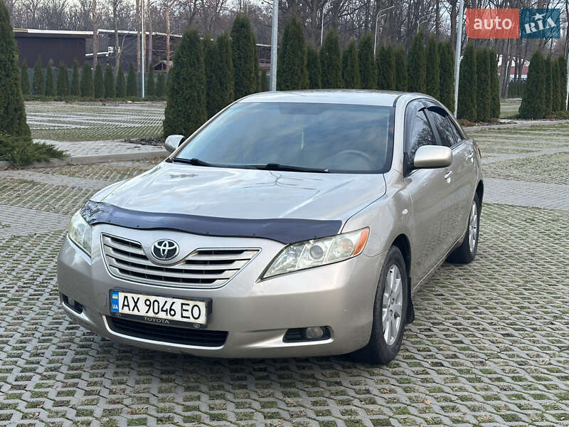 Седан Toyota Camry 2008 в Харькове