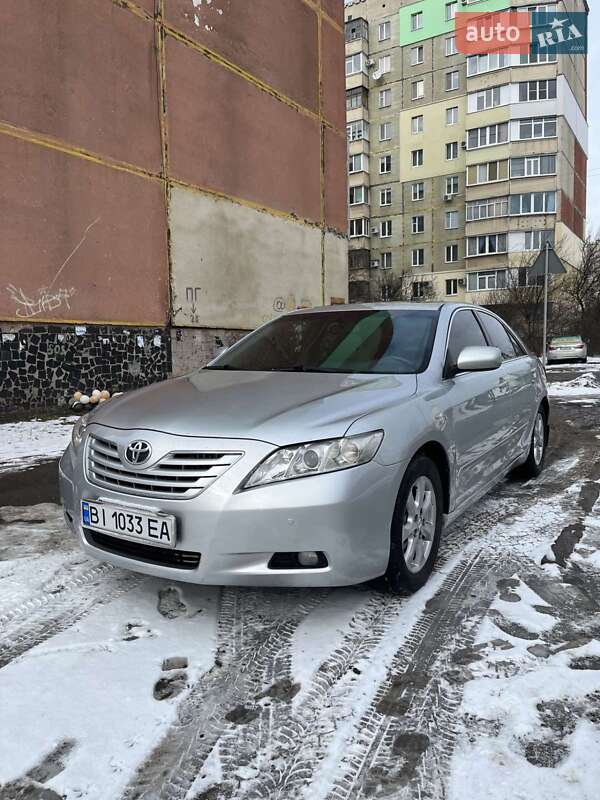 Седан Toyota Camry 2008 в Полтаві