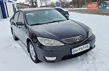 Седан Toyota Camry 2004 в Желтых Водах