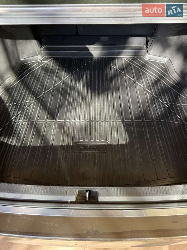 Седан Toyota Camry 2018 в Чернівцях