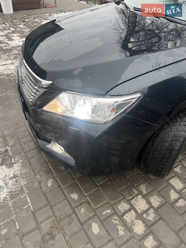 Седан Toyota Camry 2012 в Ильинцах