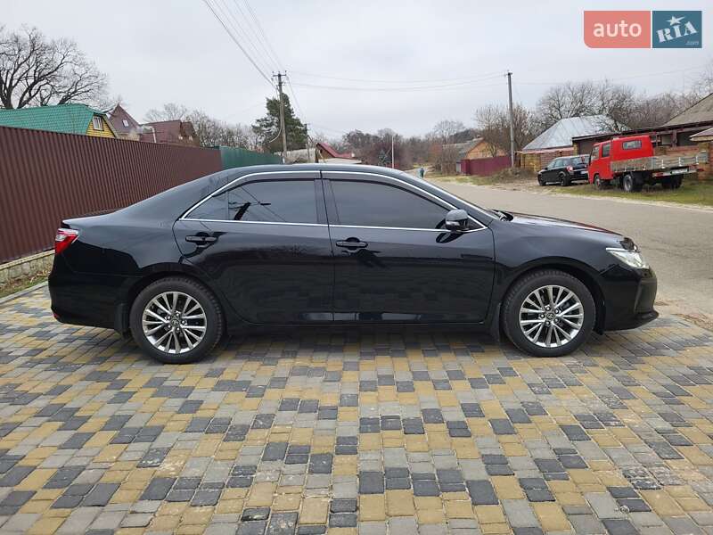 Седан Toyota Camry 2017 в Вишгороді