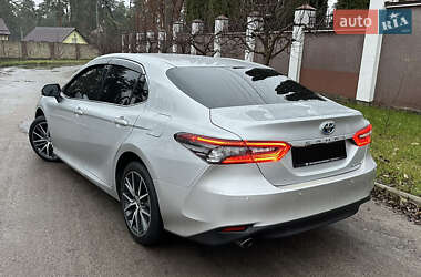 Седан Toyota Camry 2023 в Києві