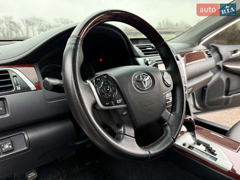 Седан Toyota Camry 2011 в Дніпрі