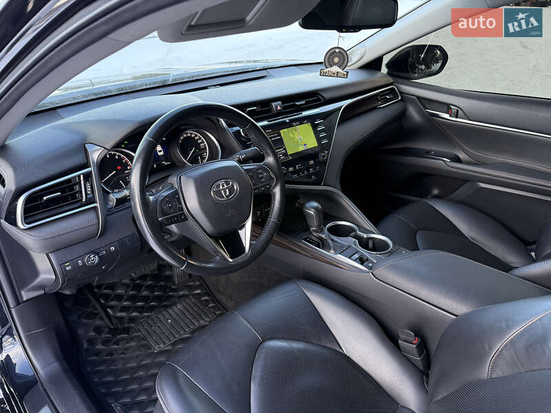 Седан Toyota Camry 2017 в Коломые