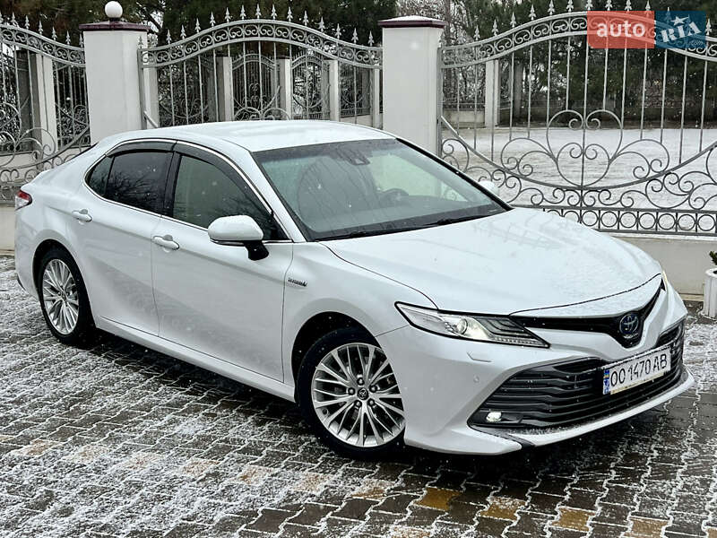 Toyota Camry 2019