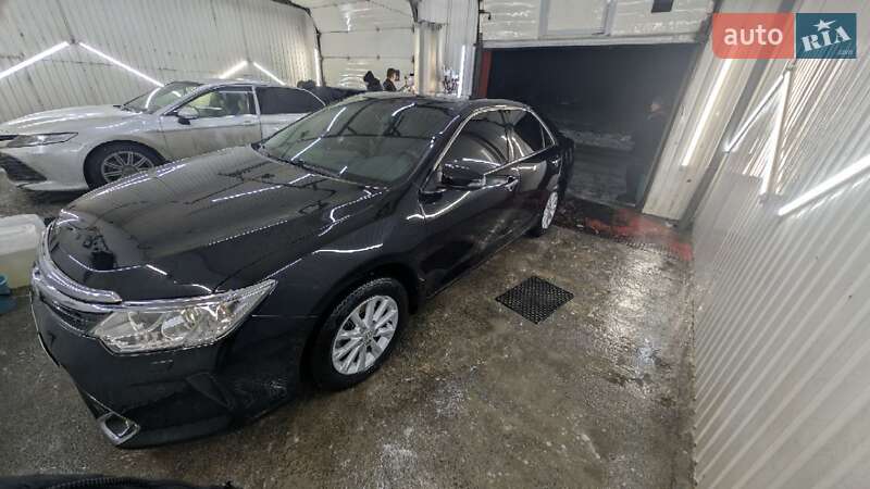Седан Toyota Camry 2015 в Києві