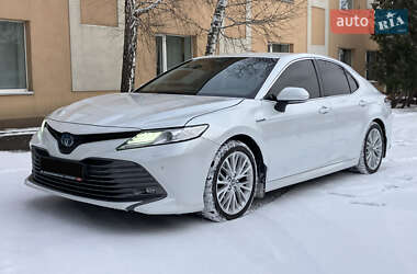 Седан Toyota Camry 2020 в Киеве