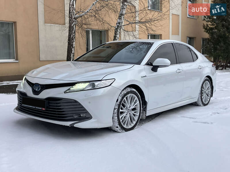 Седан Toyota Camry 2020 в Києві
