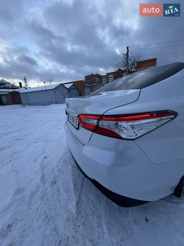 Седан Toyota Camry 2018 в Полтаві