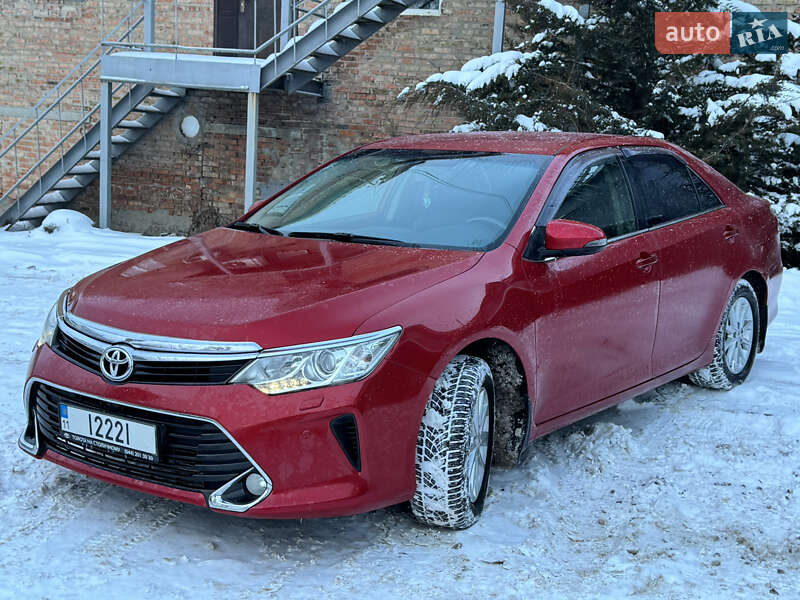 Toyota Camry 2016