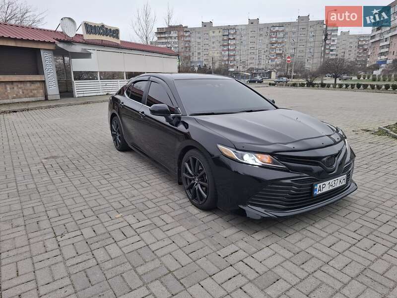 Седан Toyota Camry 2020 в Запоріжжі
