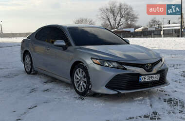 Седан Toyota Camry 2018 в Днепре