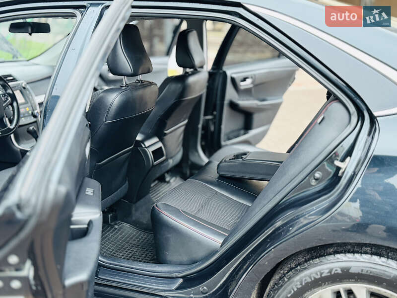 Седан Toyota Camry 2014 в Києві