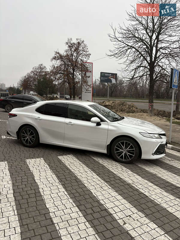 Седан Toyota Camry 2021 в Запоріжжі
