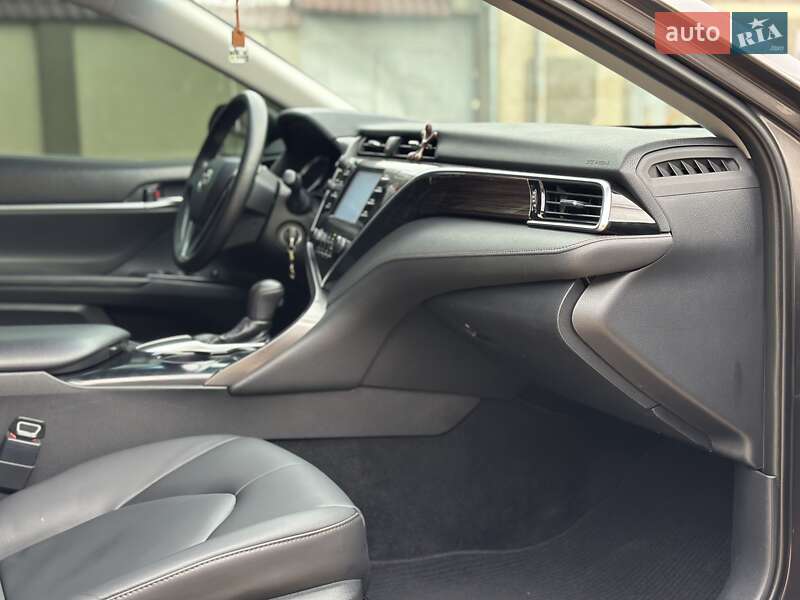 Седан Toyota Camry 2017 в Одессе