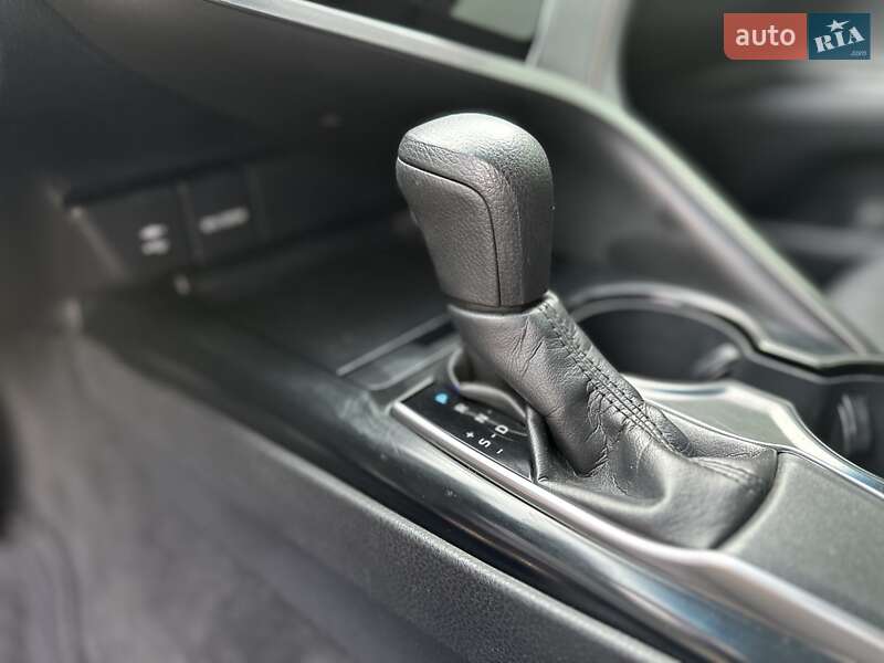 Седан Toyota Camry 2017 в Одессе