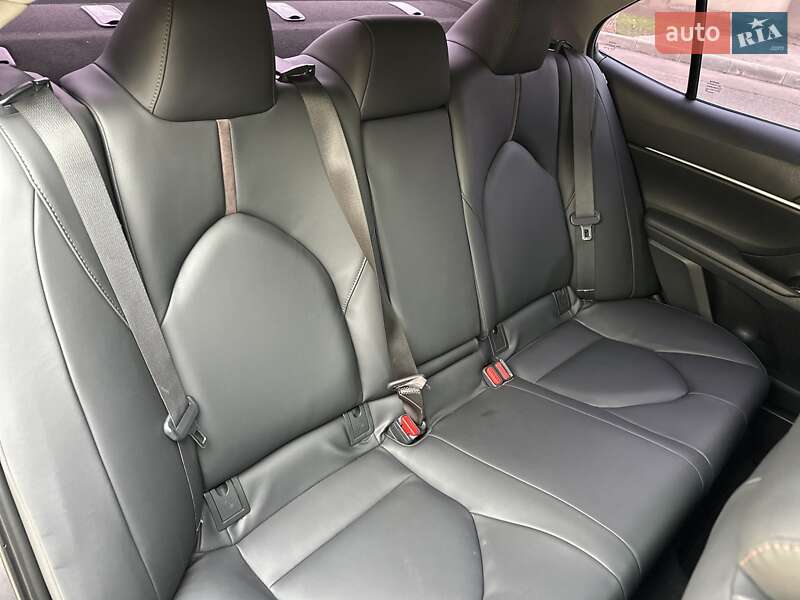 Седан Toyota Camry 2017 в Одессе