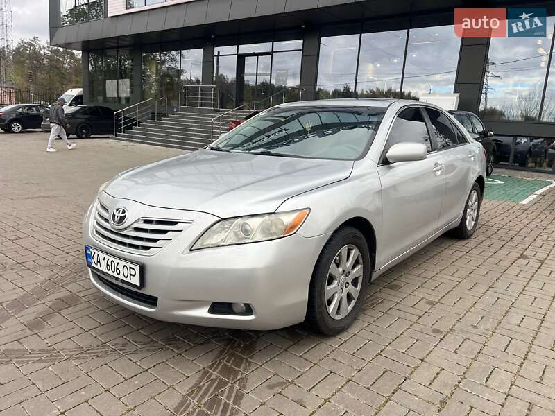 Седан Toyota Camry 2008 в Києві