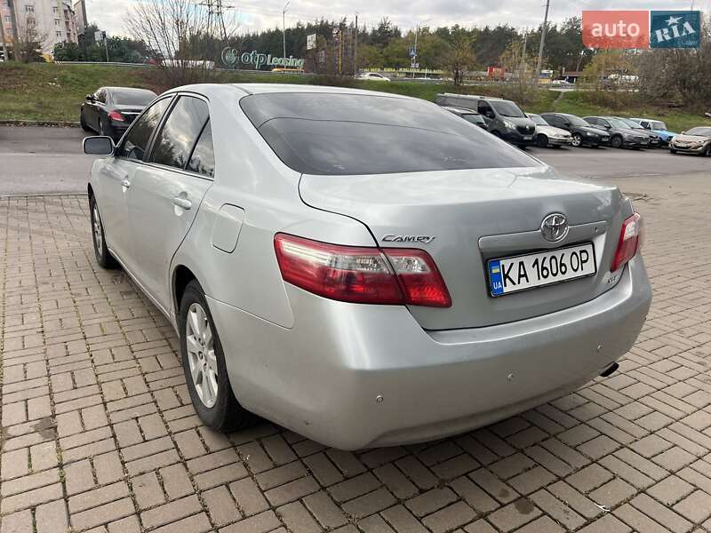 Седан Toyota Camry 2008 в Києві