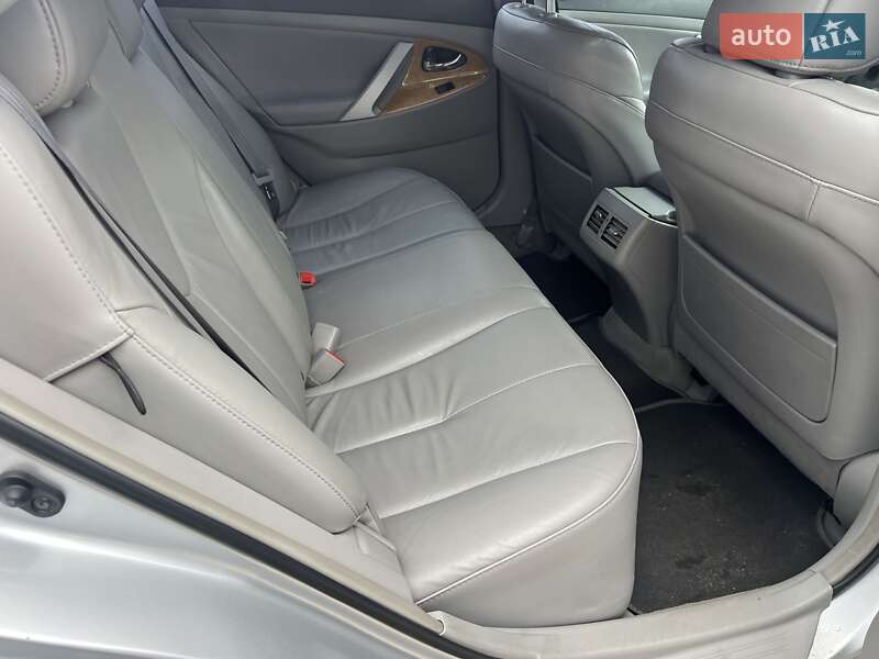 Седан Toyota Camry 2008 в Києві