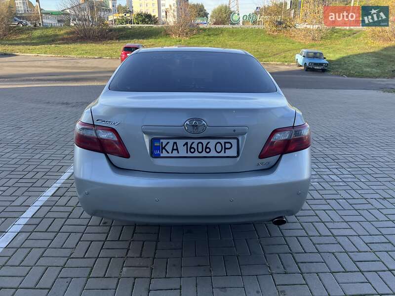 Седан Toyota Camry 2008 в Києві