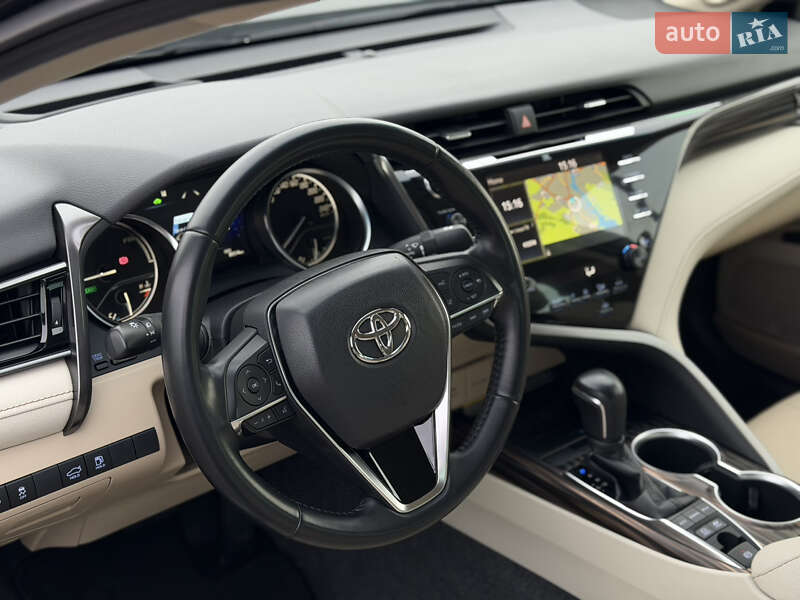 Седан Toyota Camry 2019 в Киеве фото 16 Седан Toyota Camry 2019 в Киеве