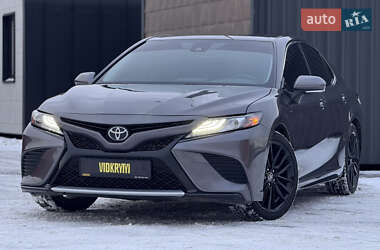 Седан Toyota Camry 2022 в Києві