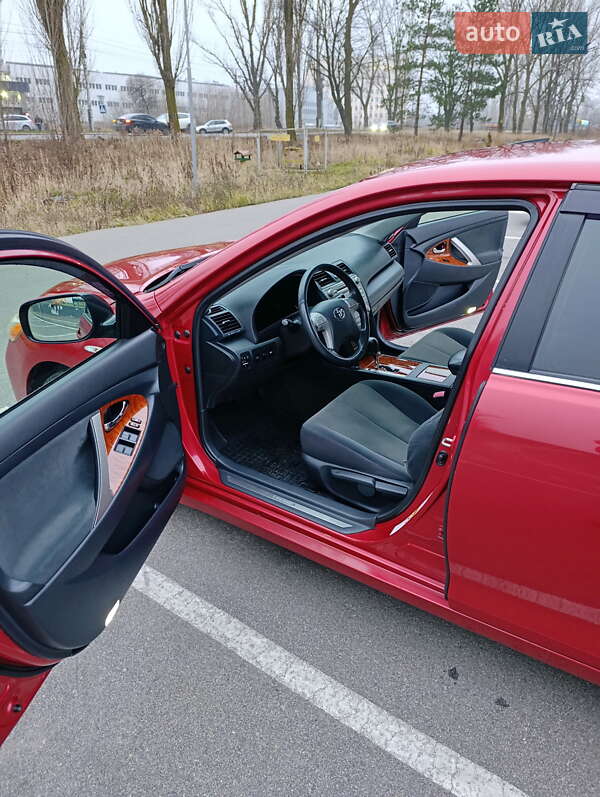 Седан Toyota Camry 2008 в Вышгороде