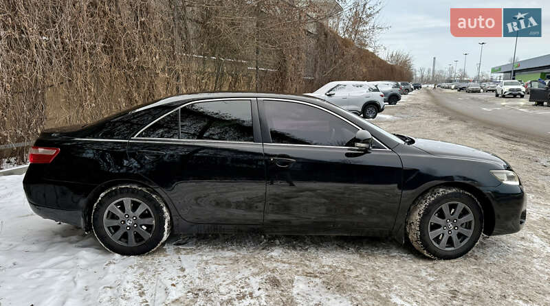 Седан Toyota Camry 2009 в Києві