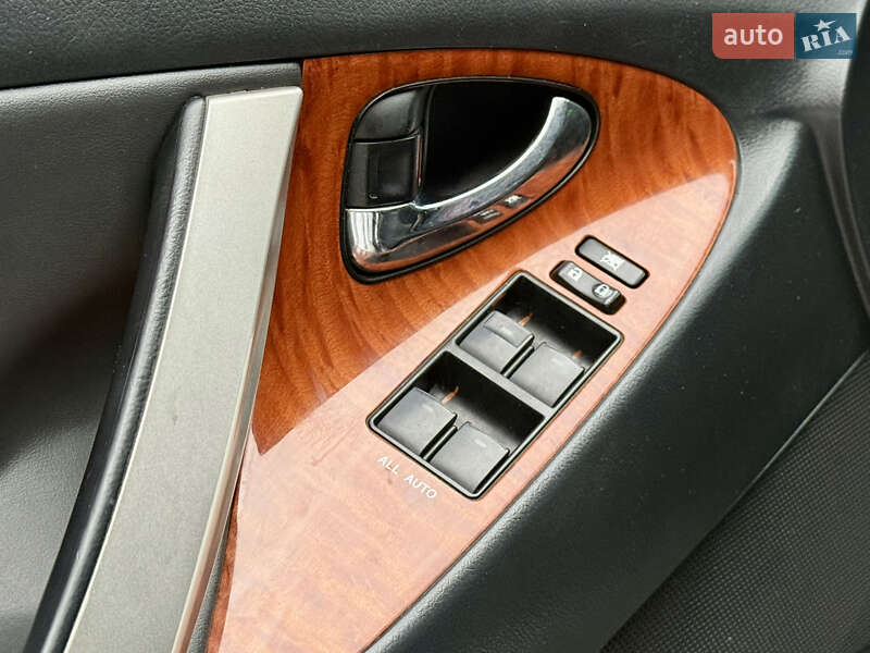 Седан Toyota Camry 2009 в Києві