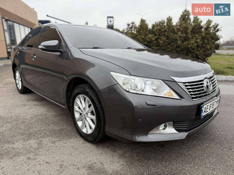 Седан Toyota Camry 2012 в Дніпрі