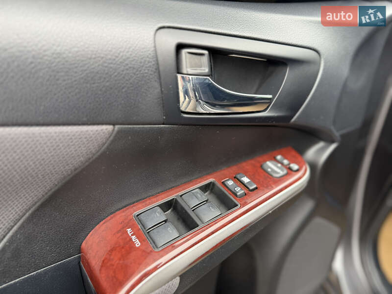 Седан Toyota Camry 2012 в Дніпрі