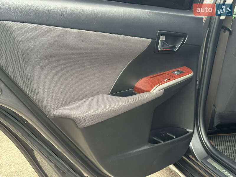 Седан Toyota Camry 2012 в Дніпрі