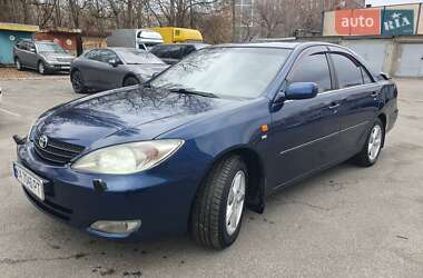Седан Toyota Camry 2003 в Киеве