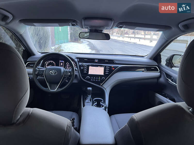 Седан Toyota Camry 2018 в Киеве фото 15 Седан Toyota Camry 2018 в Киеве