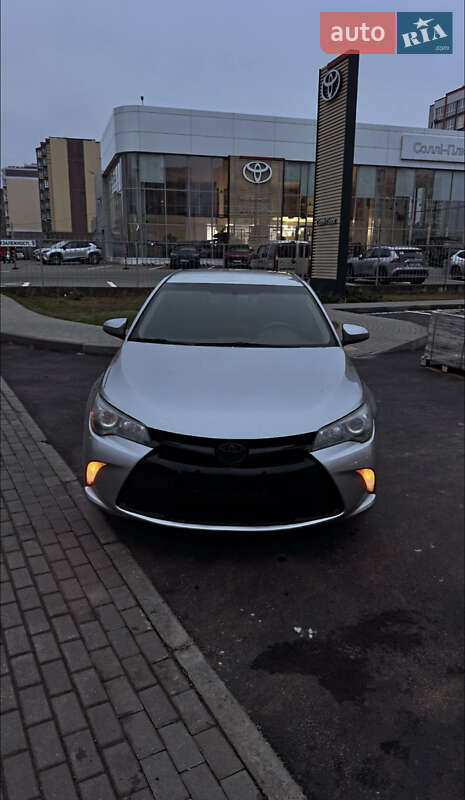 Седан Toyota Camry 2014 в Чернігові