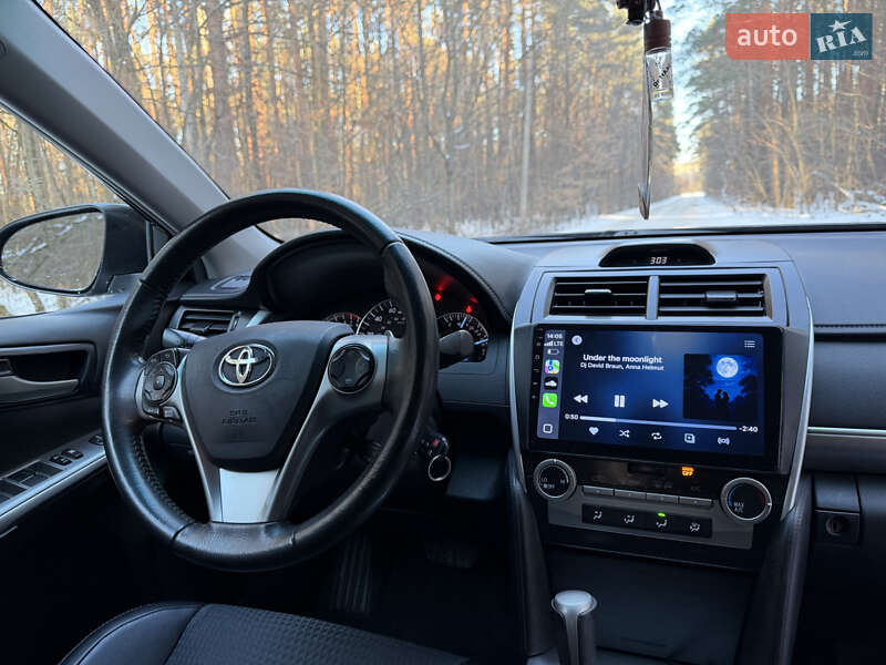 Седан Toyota Camry 2014 в Житомирі