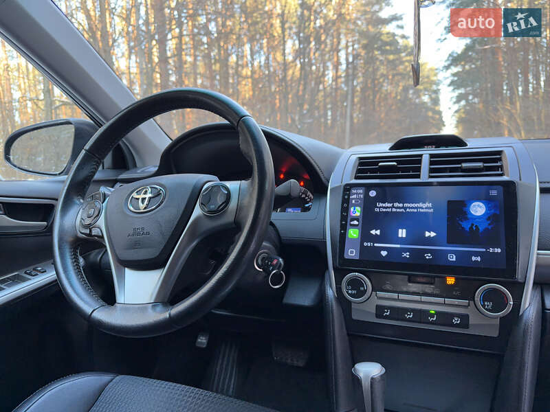 Седан Toyota Camry 2014 в Житомирі