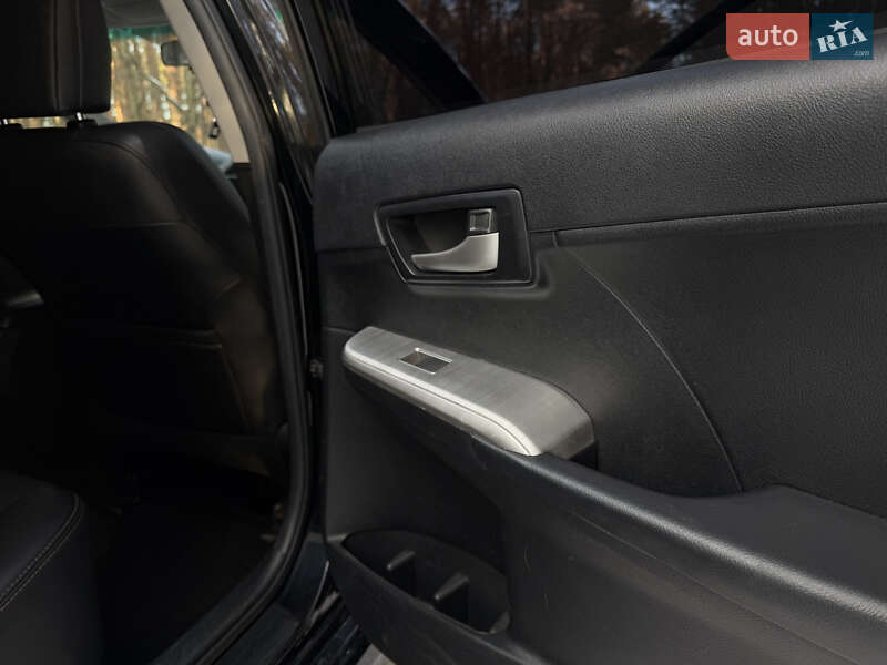 Седан Toyota Camry 2014 в Житомирі