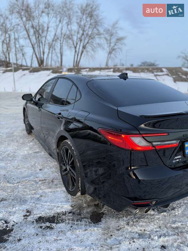 Седан Toyota Camry 2024 в Києві